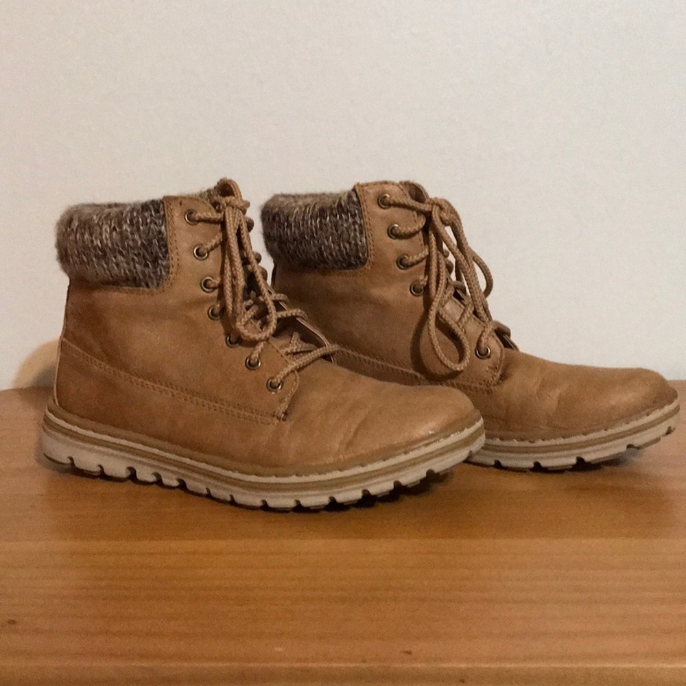 Cliffs by White Mountain boots